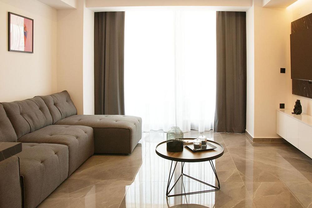 P J Luxury Suites Серрес Екстер'єр фото
